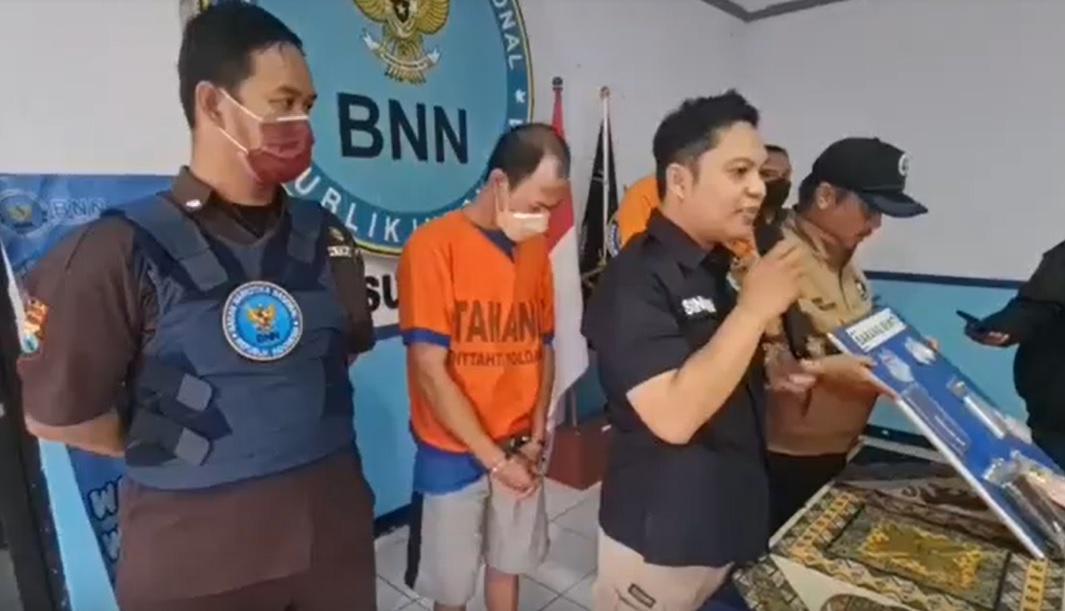 Ojol dan Penjual Burung di Surabaya Tertangkap Edarkan Sabu