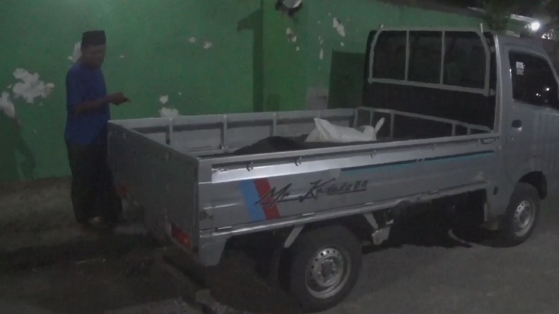 Geger, Bayi Ditemukan Tergeletak di Mobil Pikap saat Tarawih di Bangkalan