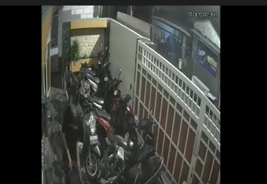 Aksi pencurian di Ponpes Baitul Makmur terekam CCTV/metrotv