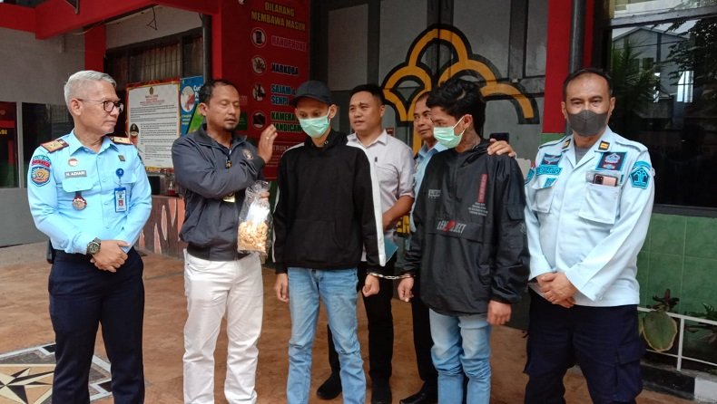 Hendak Selundupkan Sabu dalam Kerupuk ke Lapas Malang, 2 Pengirim Ditangkap