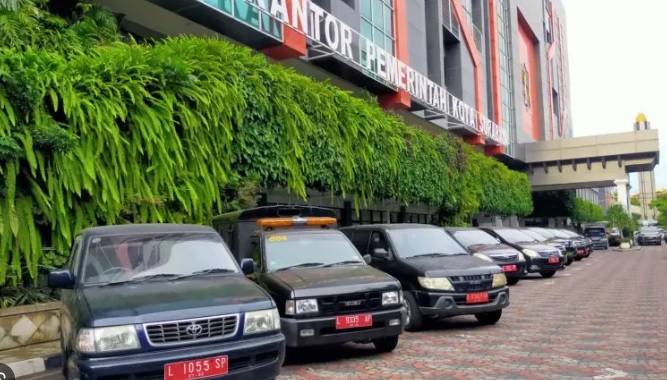 Dilarang Dipakai Mudik, Kendaraan Dinas Pemkot Surabaya Wajib Diparkir di Balai Kota