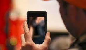 Sopir Ayam Selingkuhi Istri Teman, Video Hot Disebar!