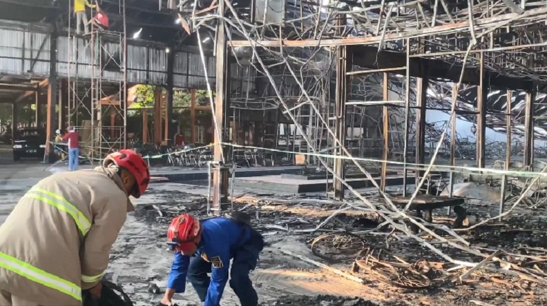 Kampung cokelat terbakar (Foto / Istimewa)