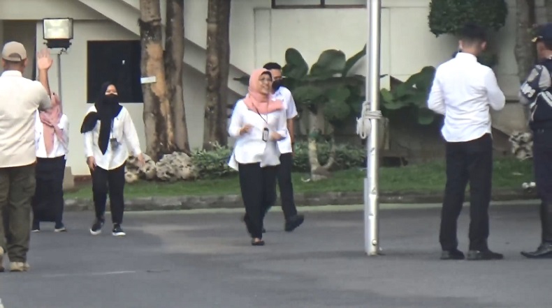 Takut Terlambat, ASN Jombang Berlarian Ikut Apel Pagi usai Cuti Lebaran