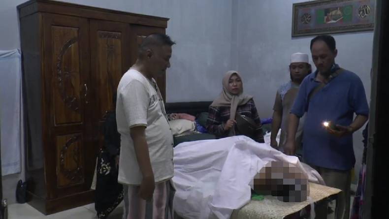 Jenazah Abdul Kadir saat berada di rumah duka (Foto / Istimewa)