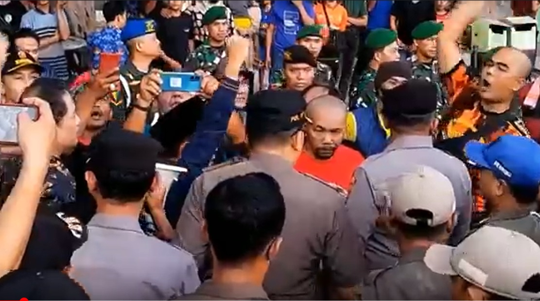 Penertiban PKL dan Parkir Liar di Alun-alun Kota Probolinggo Ricuh