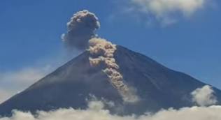 Semeru Luncurkan Awan Panas Setinggi 1,5 Kilometer, Waspada Arah Besuk Kobokan!