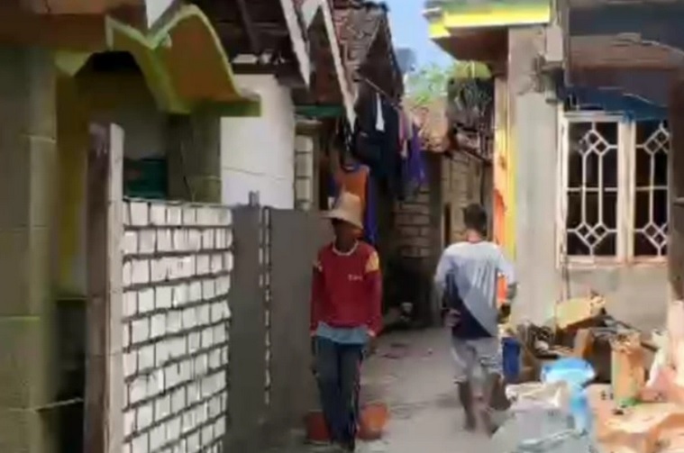 Viral rumah ditembok saudara di Tuban (Foto / Istimewa)