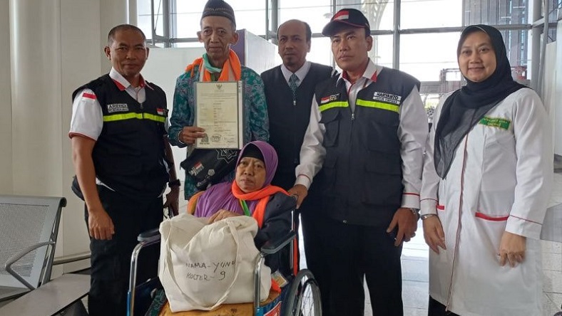 Jamaah haji asal Surabaya sempat tertahan lantaran lupa tak membawa paspor (Foto : Istimewa)