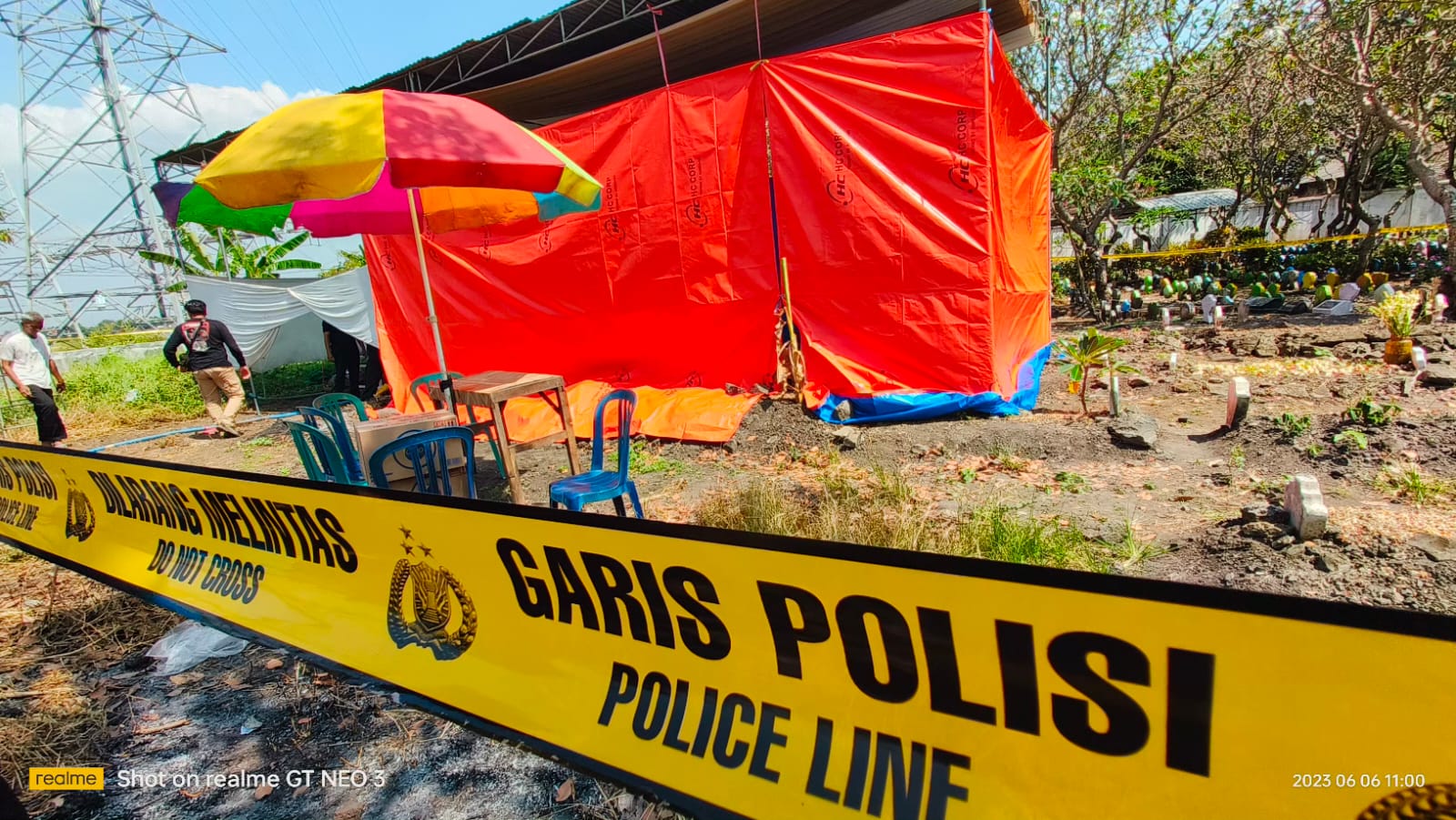 Diduga Korban Pembunuhan, Polisi Bongkar Makam di Sampang