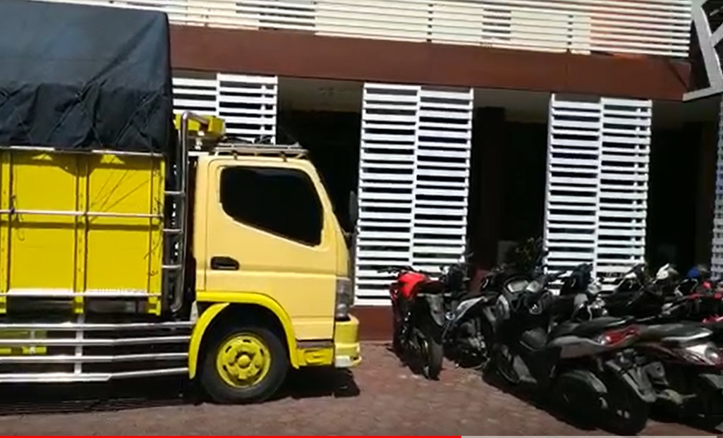 Barang bukti truk dan belasan motor diamankan di Mapolres Probolinggo/metrotv