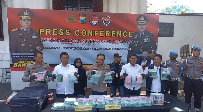 Polrestabes Surabaya mengamankan sabu sebanyak 28 kilogram dan pil ekstasi 10.000 butir/ist