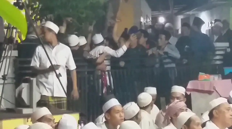 Viral detik-detik acara pengajian di Pasuruan dibubarkan massa (Foto / Istimewa)