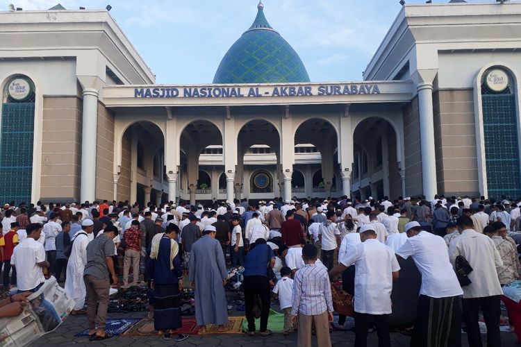 Jamaah salat Idul Adha di Masjid Agung Surabaya (Foto / Istimewa)