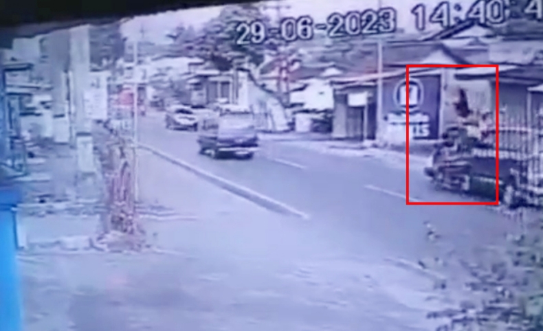 Rekaman CCTV kecelakaan di Malang yang menewaskan 2 pengendara motor (Foto / Istimewa)