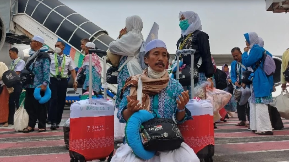 1.341 Jemaah Haji Tiba di Surabaya, Boleh Langsung Pulang