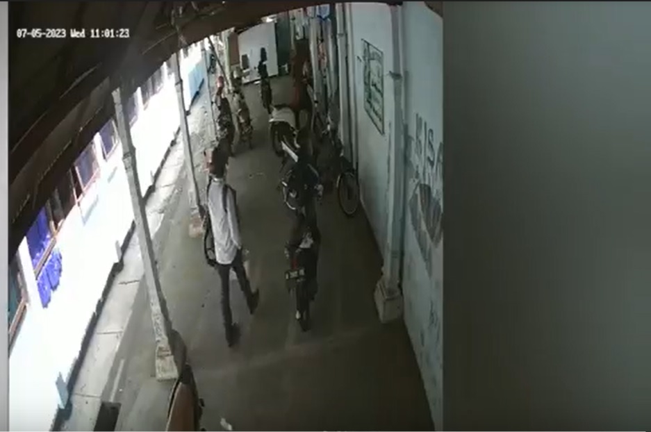 Aksi pencurian motor di SMPN 5 Probolinggo terekam CCTV/metrotv