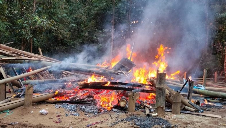 Arena judi sabung ayam di Malang dibakar petugas (Foto / Istimewa)