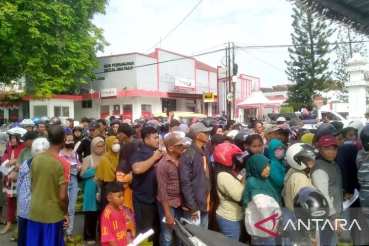 Cegah Elpiji 3 Kg Langka, Pemkab Banyuwangi dan Pertamina Gelar Operasi Pasar