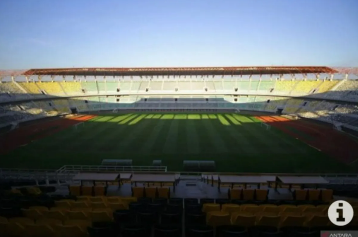 Suasana di dalam Stadion Gelora Bung Tomo (GBT). Surabaya, Jawa Timur, Senin (31/7/2023). Stadion GBT merupakan salah satu stadion yang ditinjau oleh Federasi Sepak Bola Internasional (FIFA) untuk penyelenggaraan Piala Dunia U-17 2023. ANTARA FOTO/Moch As