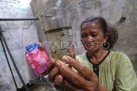 Aksi Tanggap Pertamina Teliti BBM yang Mencemari Air Warga