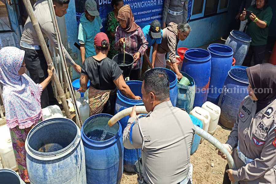 1.181 Warga Ponorogo Terdampak Kekeringan, BPBD Salurkan Air Bersih