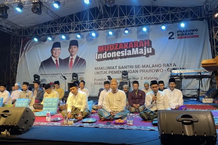 Kiai Malang Doakan Prabowo-Gibran saat Debat Berlangsung