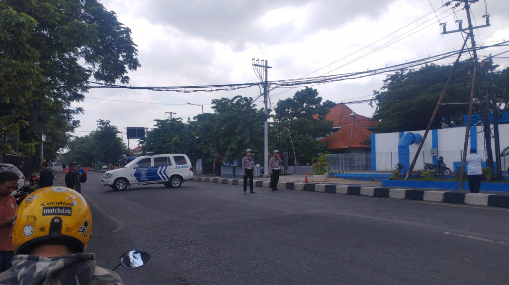 Polda Jatim Tanggung Perbaikan Bangunan Warga yang Dirusak Ledakan Mortir