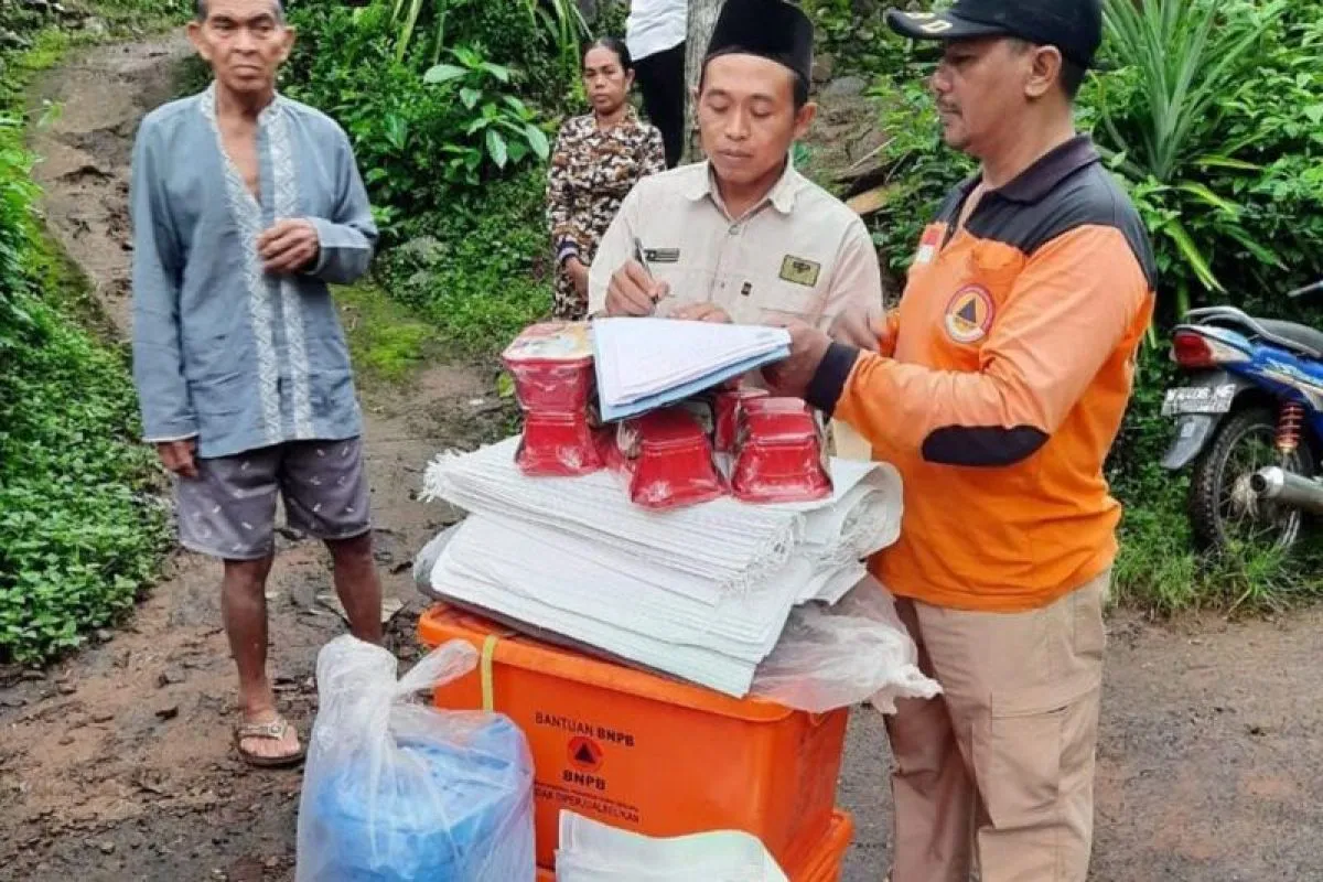 BPBD Probolinggo Berikan Bantuan Untuk Korban Banjir Kotak Masuk