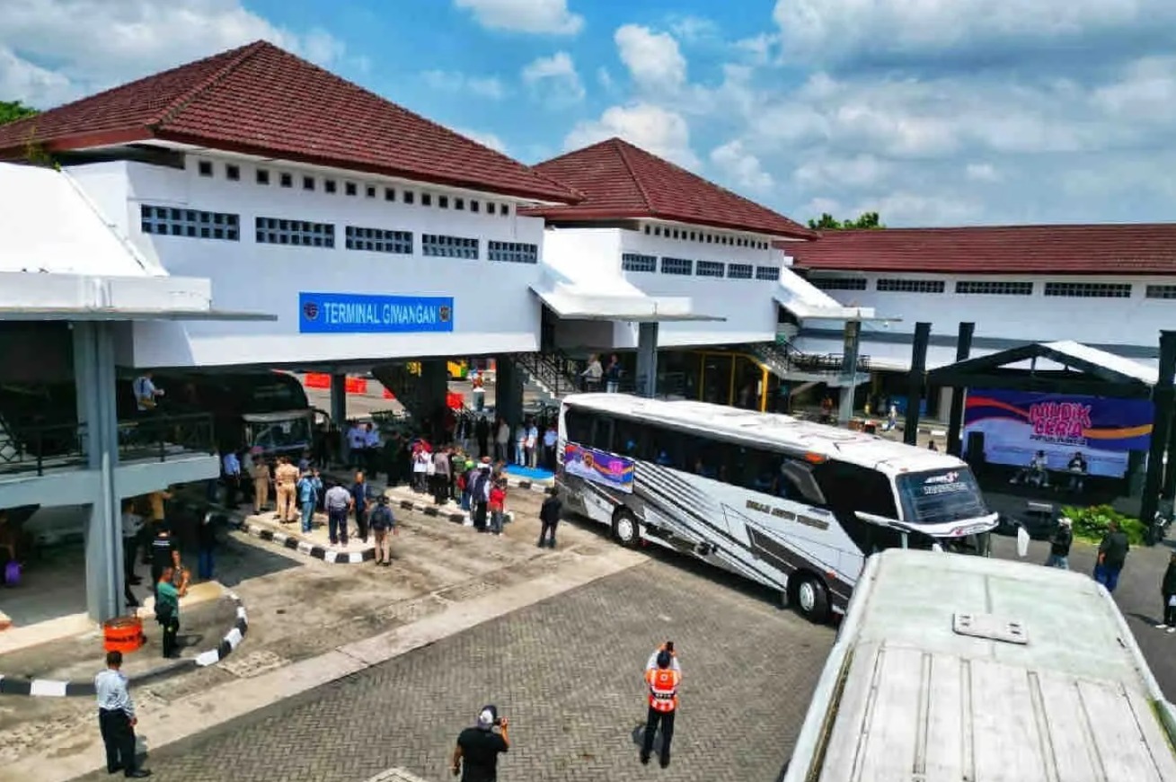 Kemenhub Berangkatkan 160 Bus Gratis untuk Arus Balik Mudik