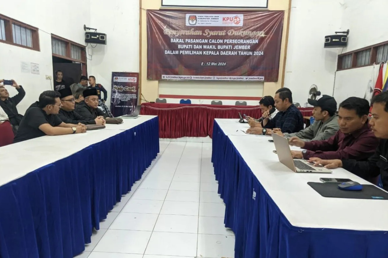 Calon Perseorangan Gus Jaddin-Arismaya Mendaftar ke KPU Jember Jelang Tutup Pendaftaran