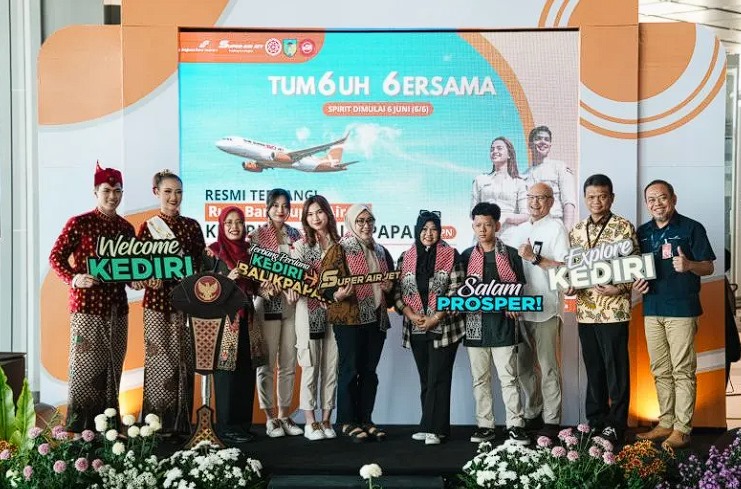 Terbang perdana maskapai Super Air Jet di Bandara Dhoho Kediri, Jawa Timur, Kamis (5/6/2024). ANTARA/ HO-Bandara Dhoho Kediri