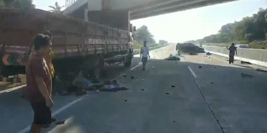 kecelakaan di ruas tol Semarang-Batang(Metrotv/Iswahyudi). Media Indonesia