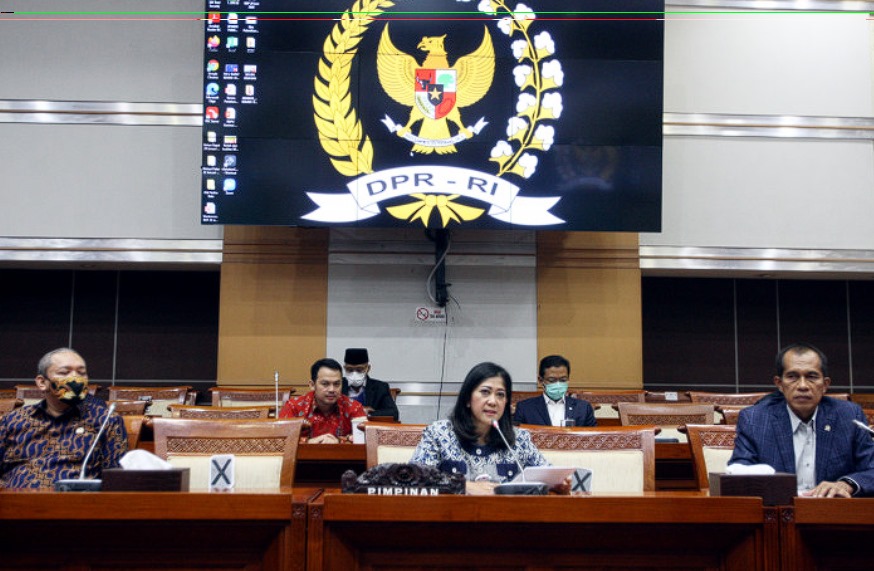 Ketua Komisi I DPR RI Meutya Hafid (tengah)(MI / Adam Dwi)