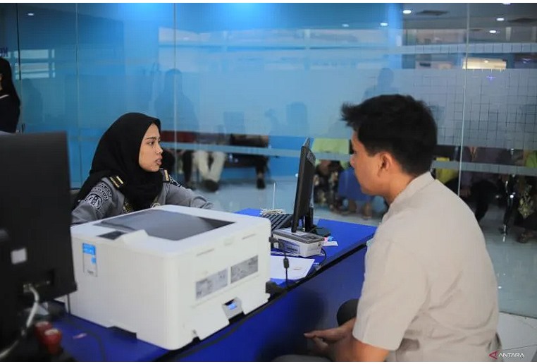 Arsip - salah satu layanan keimigrasian di lingkungan Kanwilkumham Jatim. ANTARA/HO-Kanwilkumham Jatim