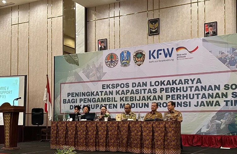 Kegiatan ekspose dan lokakarya peningkatan kapasitas perhutanan sosial bagi pengambil kebijakan perhutanan sosial di Madiun, Senin (8/7/2024). ANTARA/HO-Istimewa