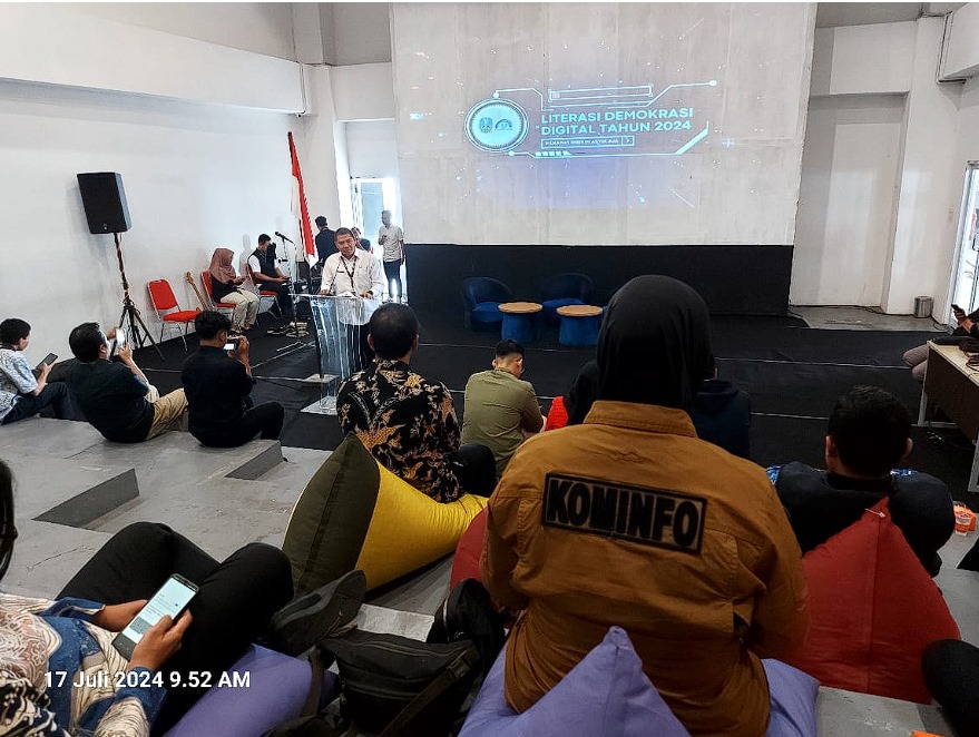 Foto : Diskominfo Jatim saat gelar Literasi Demokrasi Digital Pilkada Asyik. (angel)